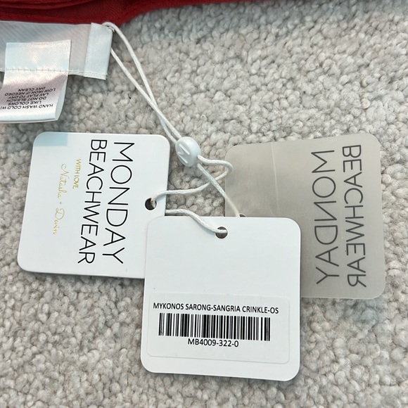 Mykonos sarong in Sangria crinkle - Picture 3 of 4